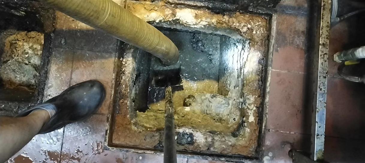 上林污水池清理一般都有毒气，怎么预防中毒呢？