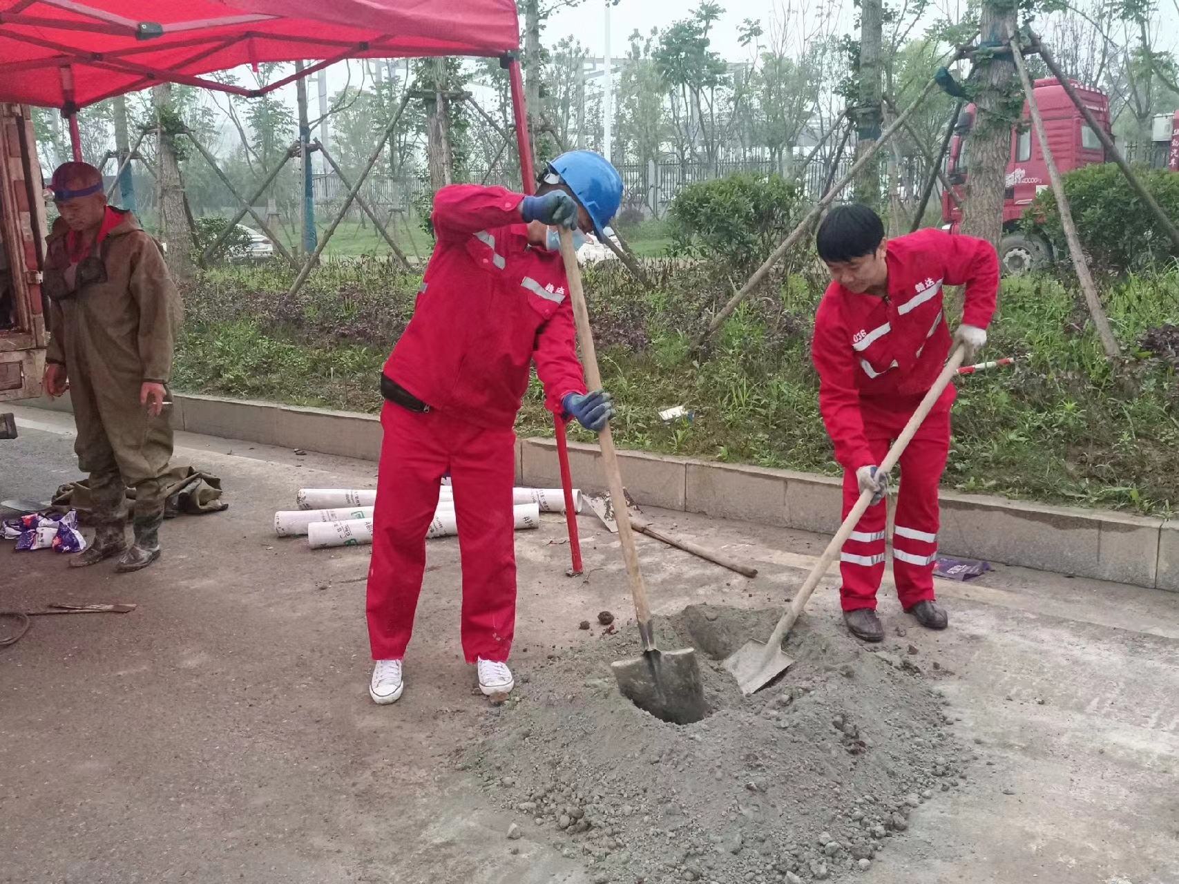 上林管道疏通哪家好】及时进行市政管道清淤