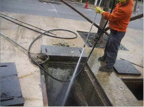 上林池底污泥如何清理